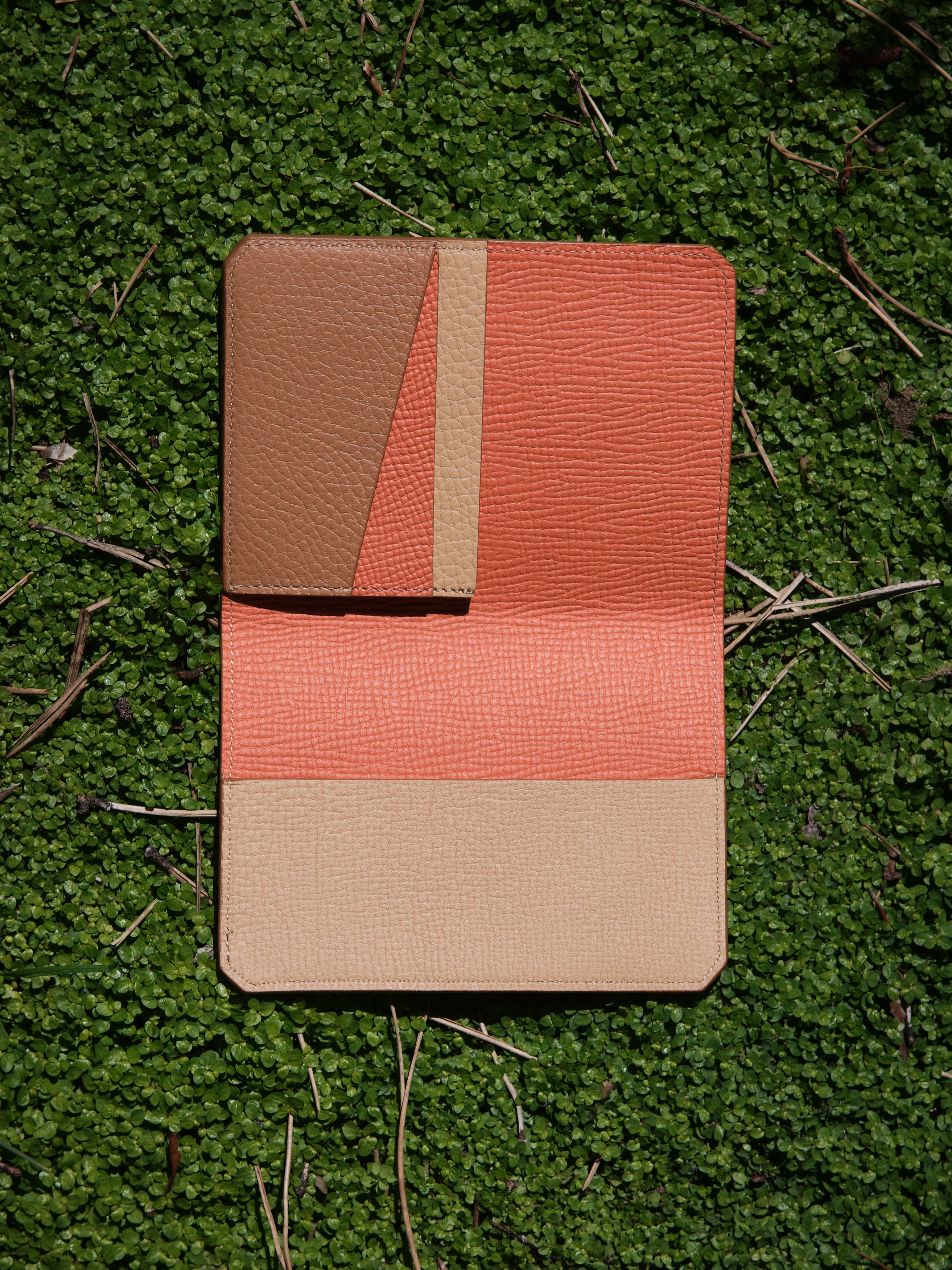 PORTE-PASSEPORT ORANGE