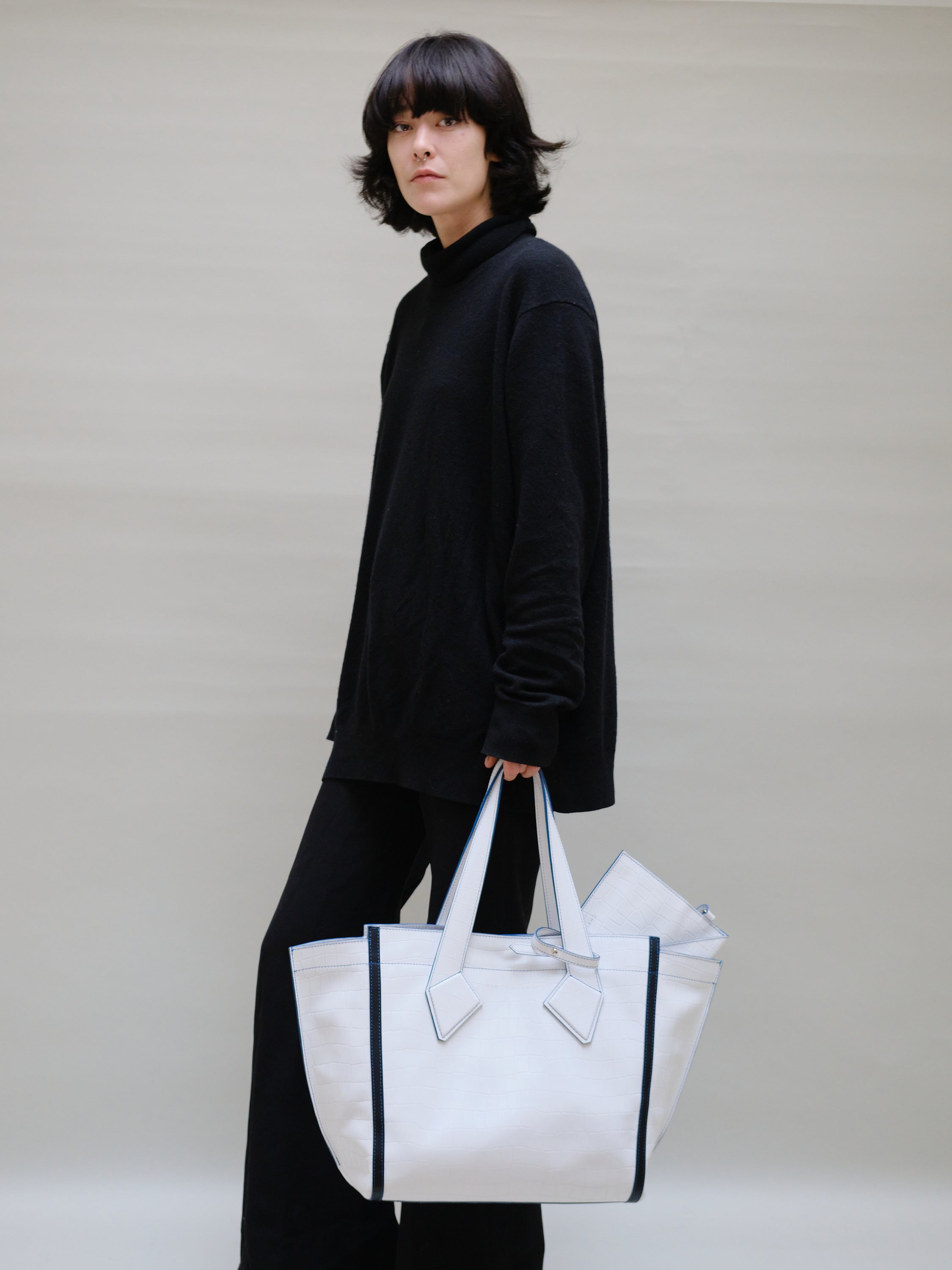L WHITE CROCODILE TOTE BAG