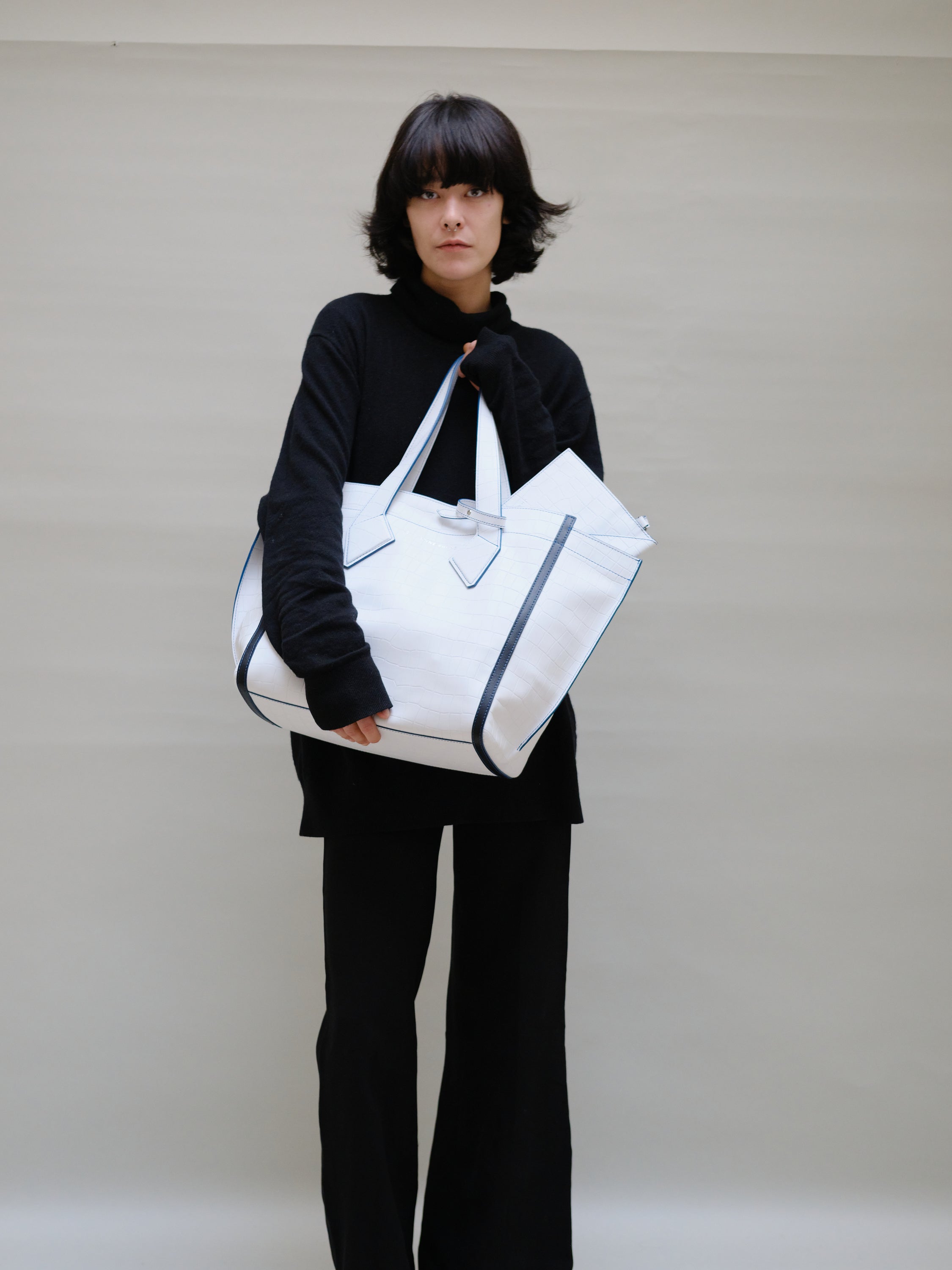 L WHITE CROCODILE TOTE BAG
