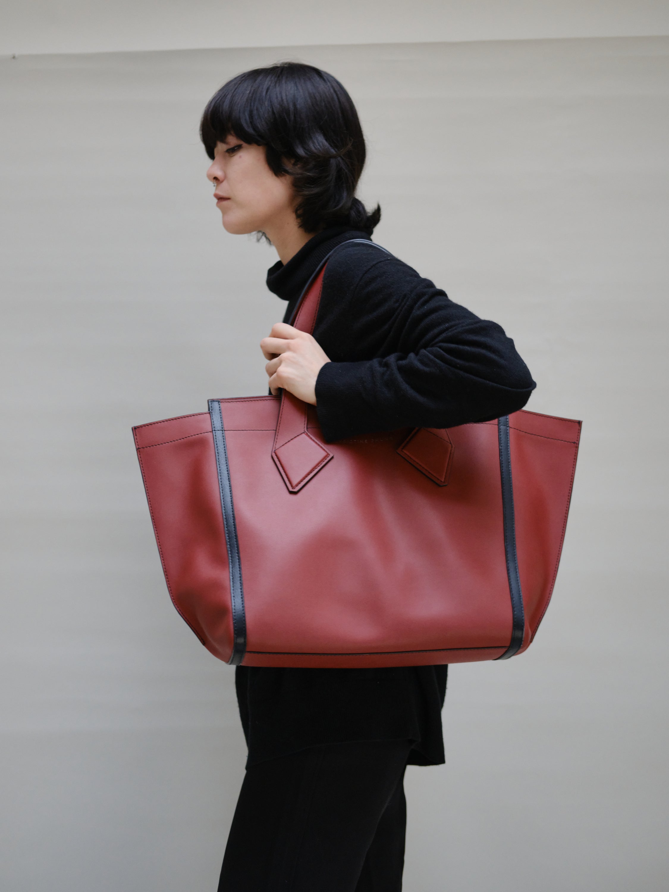 BRICK L TOTE BAG