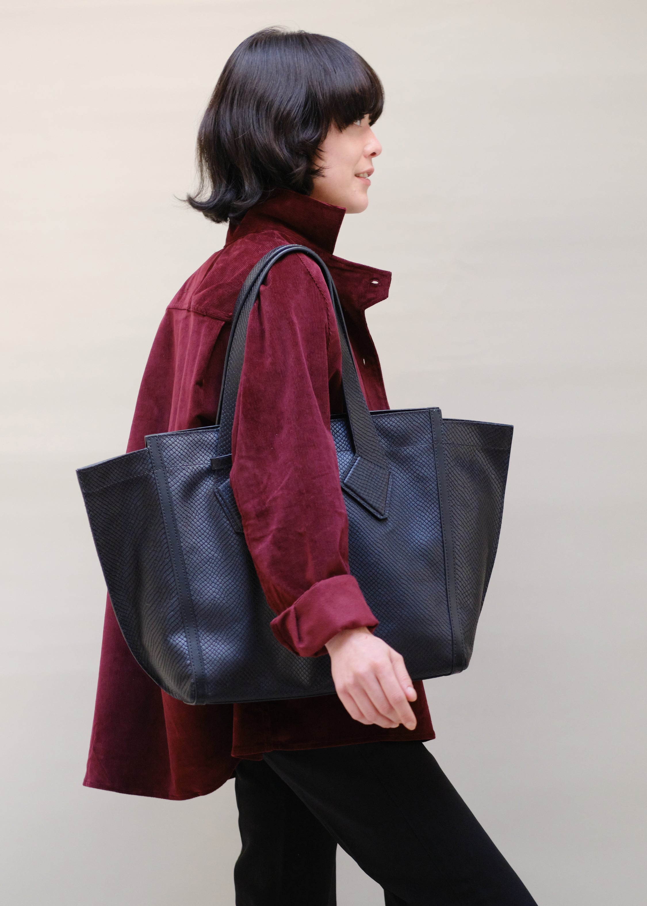 VESPER BLACK L TOTE BAG