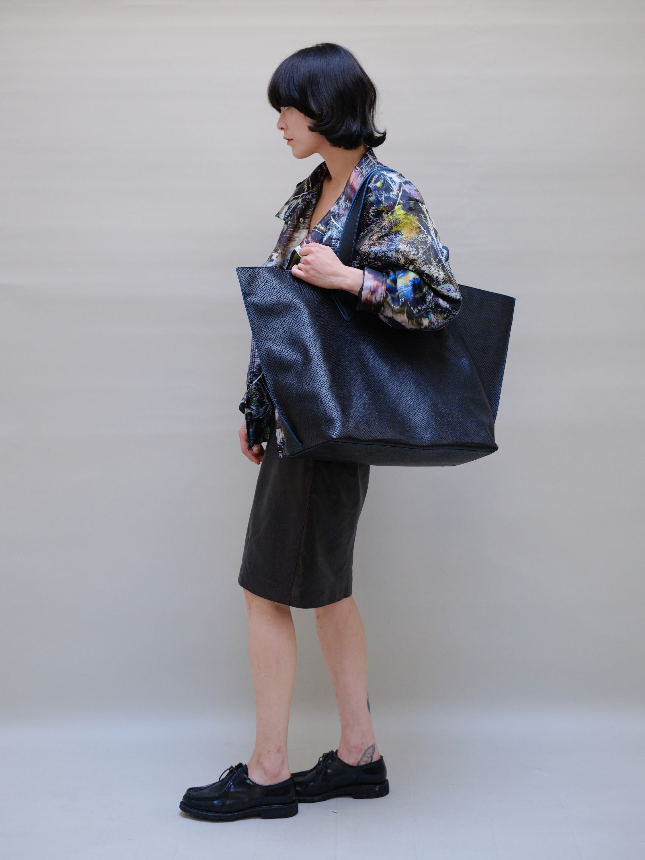 XL VESPER BLACK TOTE BAG