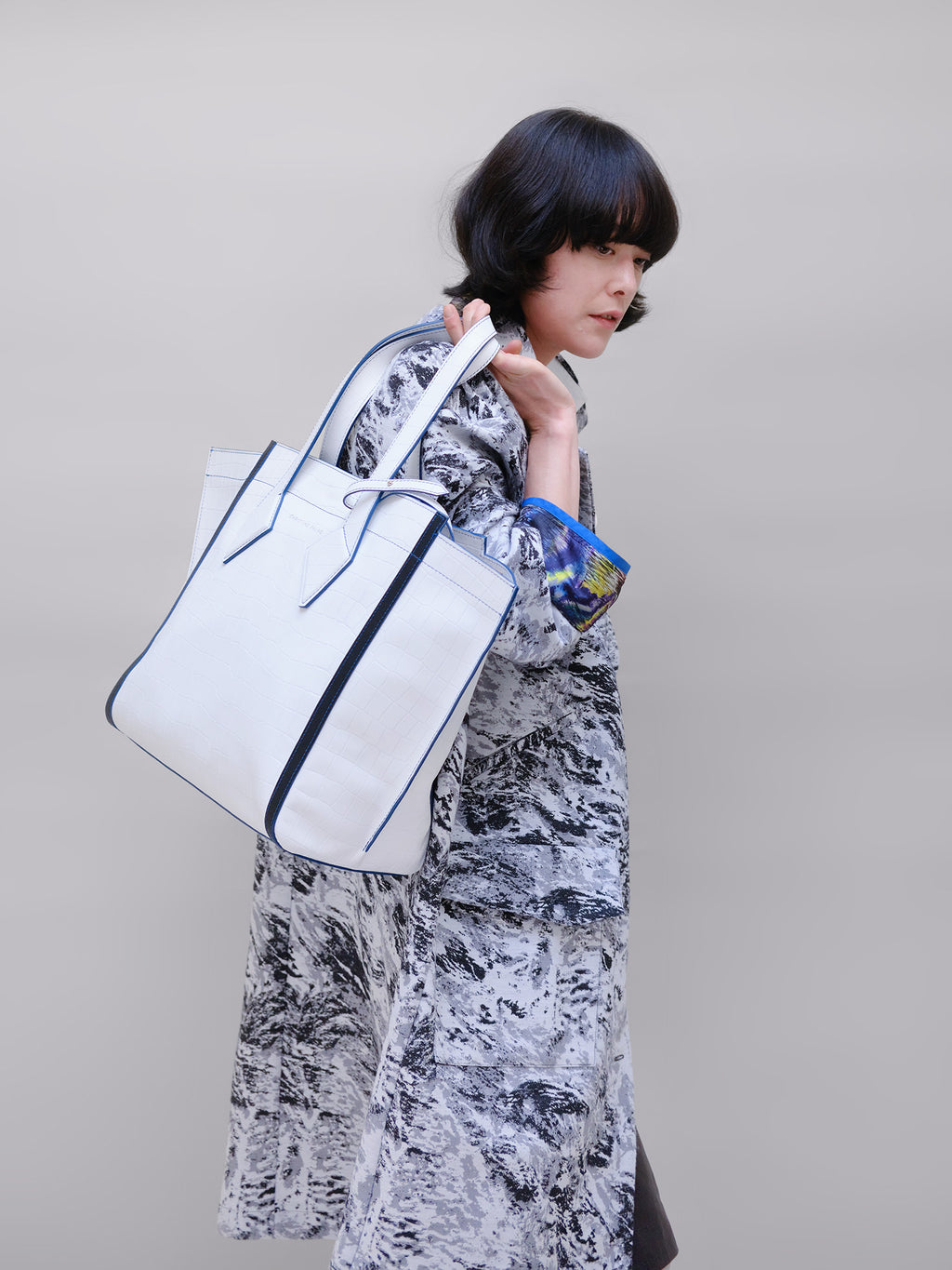 L WHITE CROCODILE CABAS