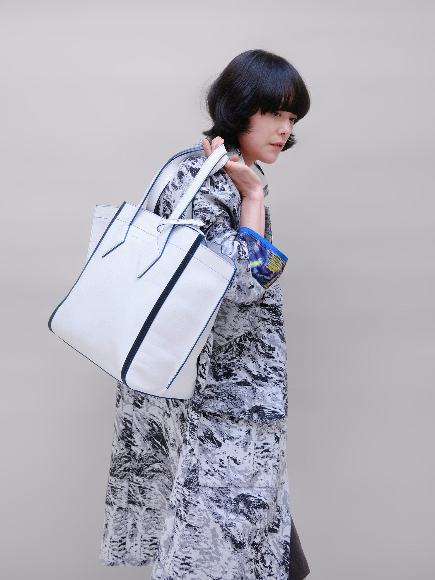 L WHITE CROCODILE CABAS