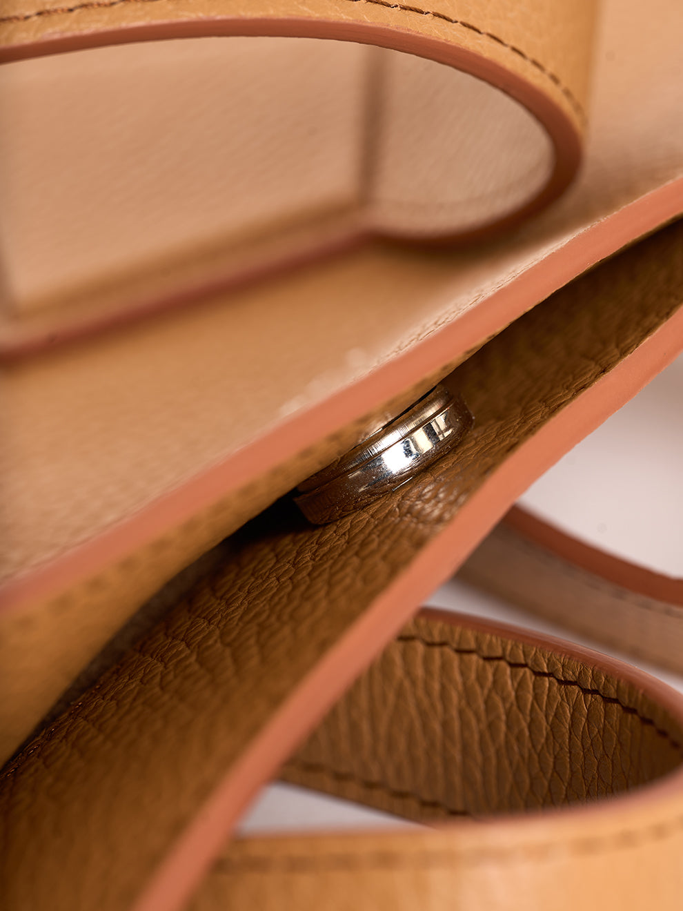 M BEIGE TOTE BAG