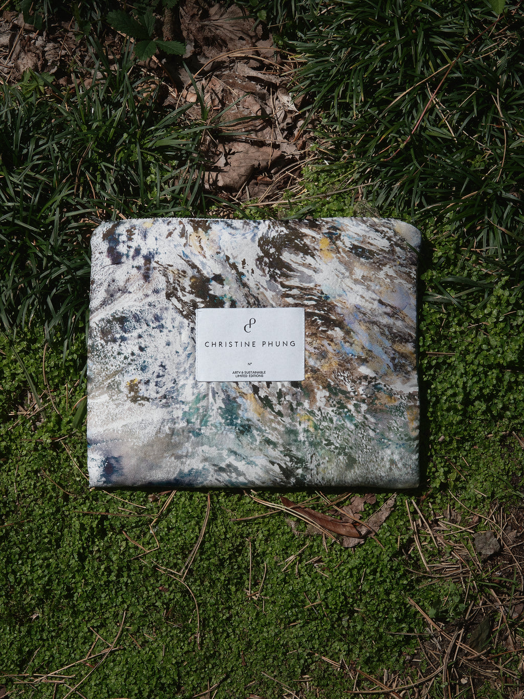 18 PADOU pouch