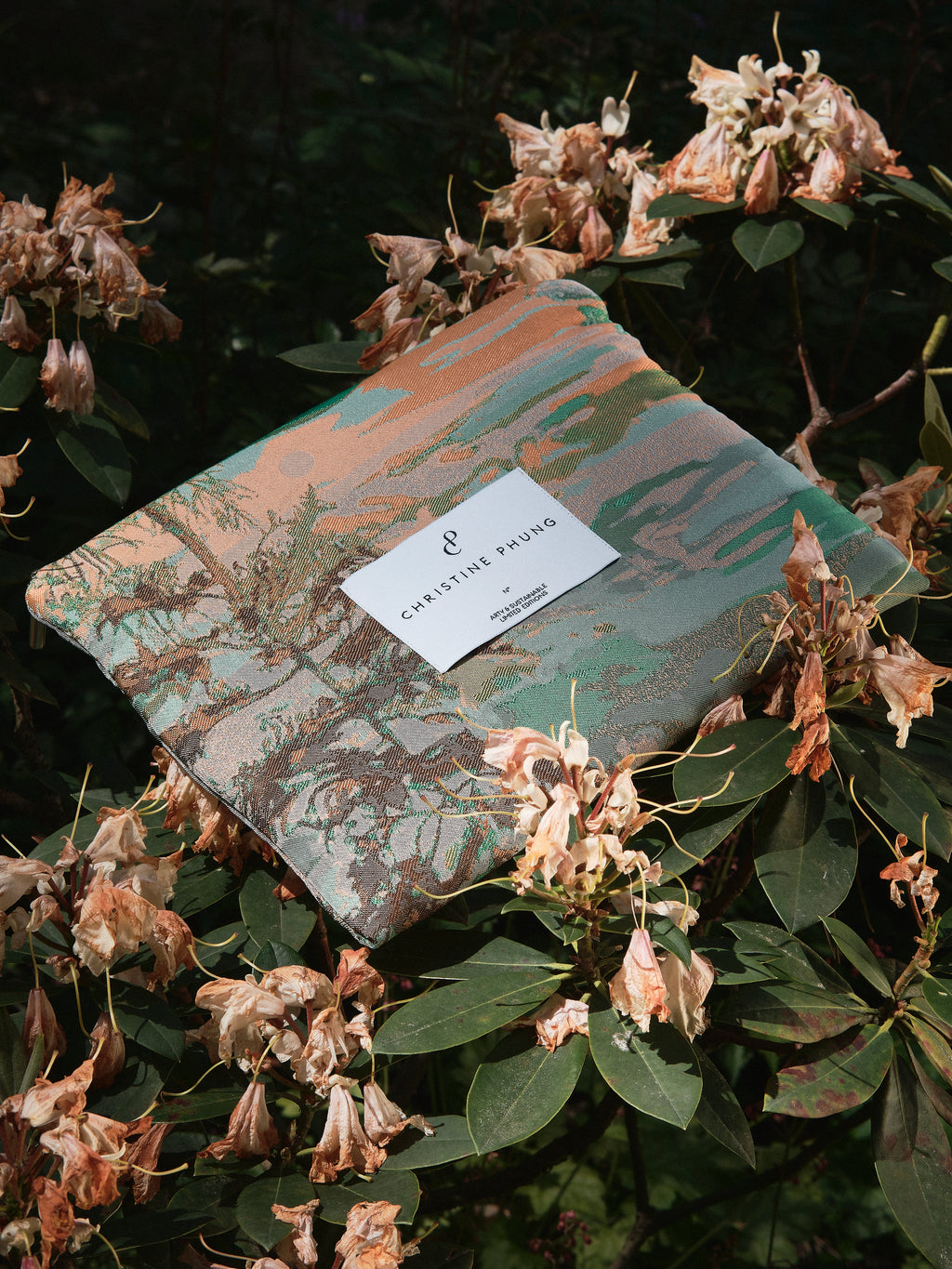 18 PADOU pouch