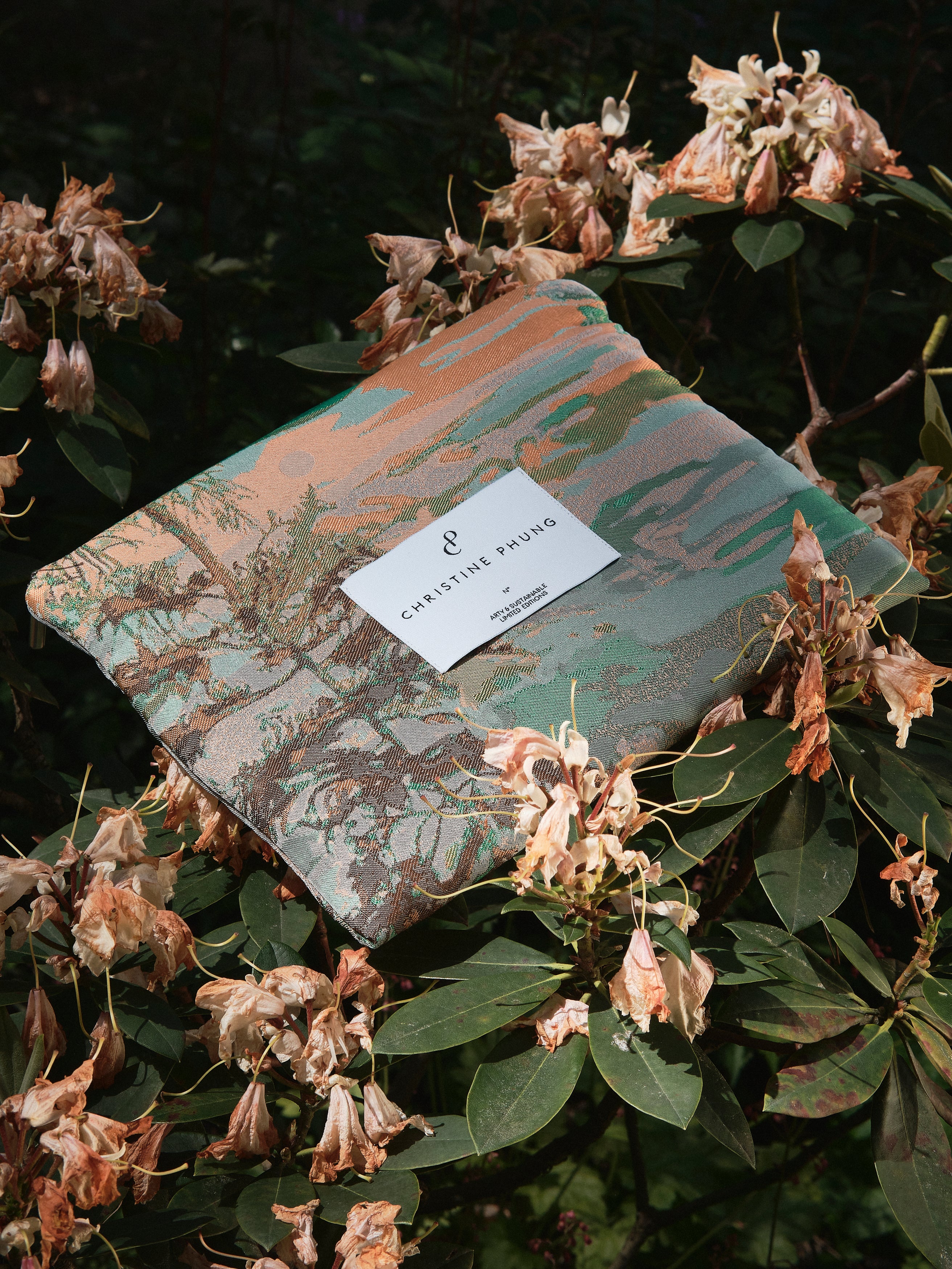 18 PADOU pouch